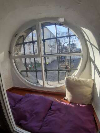 Хостелы Art Hostel Львов Номер с кроватью размера «queen-size» и общей ванной комнатой-7