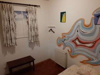 Хостелы Art Hostel Львов Двухместный номер с 1 кроватью и общей ванной комнатой-1