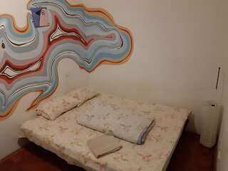 Хостелы Art Hostel Львов Двухместный номер с 1 кроватью и общей ванной комнатой-2