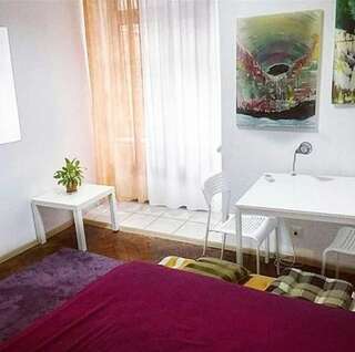 Хостелы Art Hostel Львов Стандартный двухместный номер с 1 кроватью и общей ванной комнатой-4